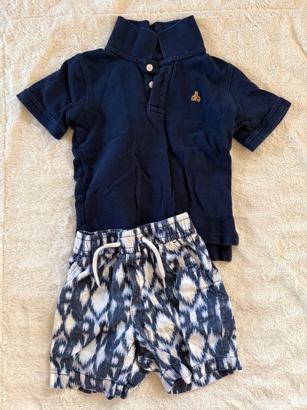 GAP set. Polo Top with Ikat Print Drawstring Shorts 3T